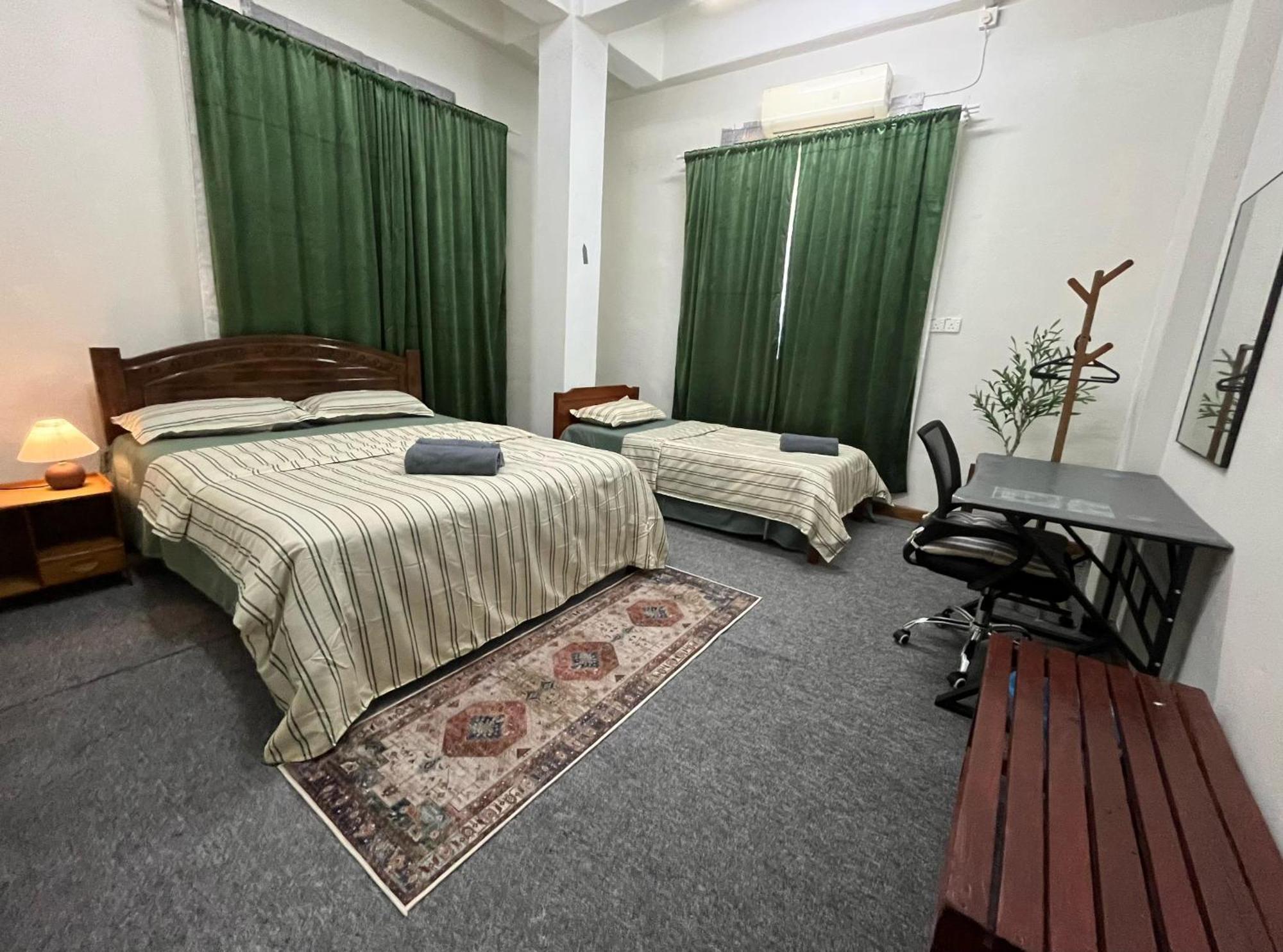 La Wood Homestay Kampung Kuala Besut Exteriör bild